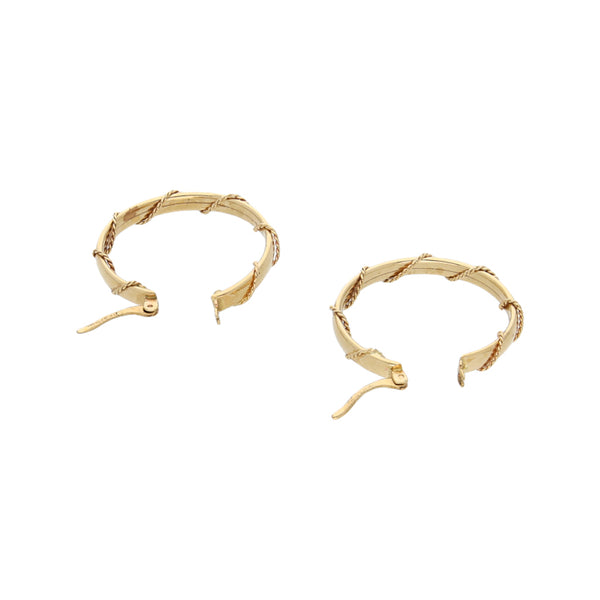 Arracadas diseño especial en oro amarillo 14 kilates.