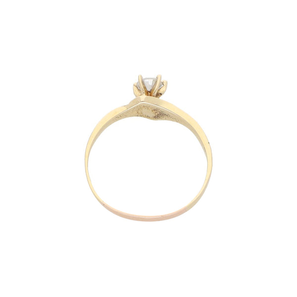 Anillo solitario con circonia en oro amarillo 14 kilates.