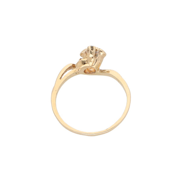 Anillo diseño especial motivo floral con diamantes en oro amarillo 14 kilates.