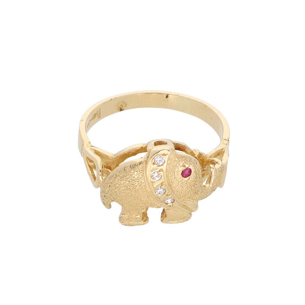 Anillo diseño especial motivo elefante con sintéticos en oro amarillo 14 kilates.