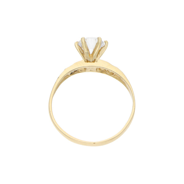 Anillo liso con circonias en oro amarillo 10 kilates.