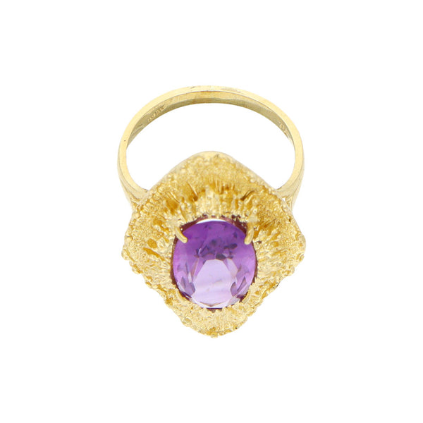 Anillo diseño especial con sintético en oro amarillo 18 kilates.