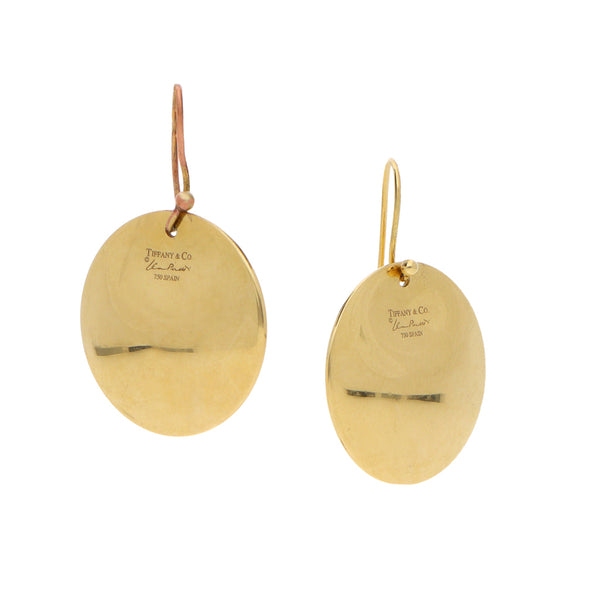 Aretes lisos firma Tiffany & Co. en oro amarillo 18 kilates.