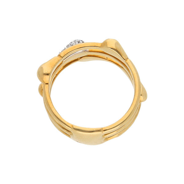 Anillo diseño especial firma H. Stern con diamantes en oro amarillo 18 kilates.