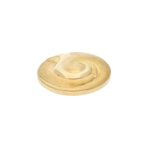 Prendedor diseño especial en oro amarillo 18 kilates.