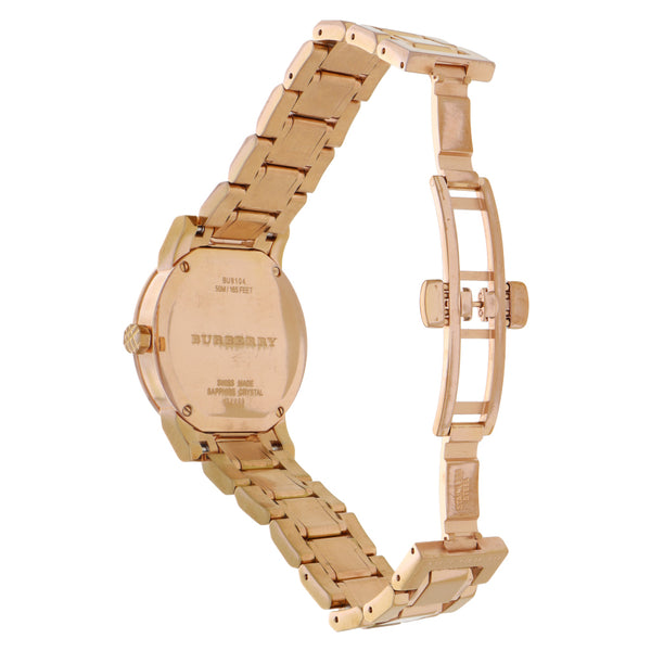 Reloj Burberry para dama en acero chapa.