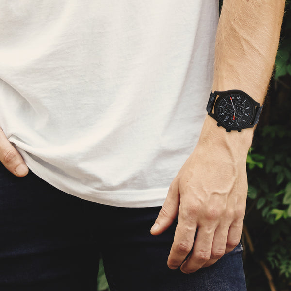 Reloj Timex para caballero en acero esmalte correa plástico.