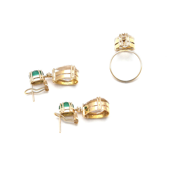 Juego de anillo y aretes estilizados con diamantes, cuarzo cristal y verde en oro amarillo 14 kilates.