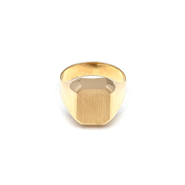 Anillo tipo sello en oro amarillo 14 kilates.