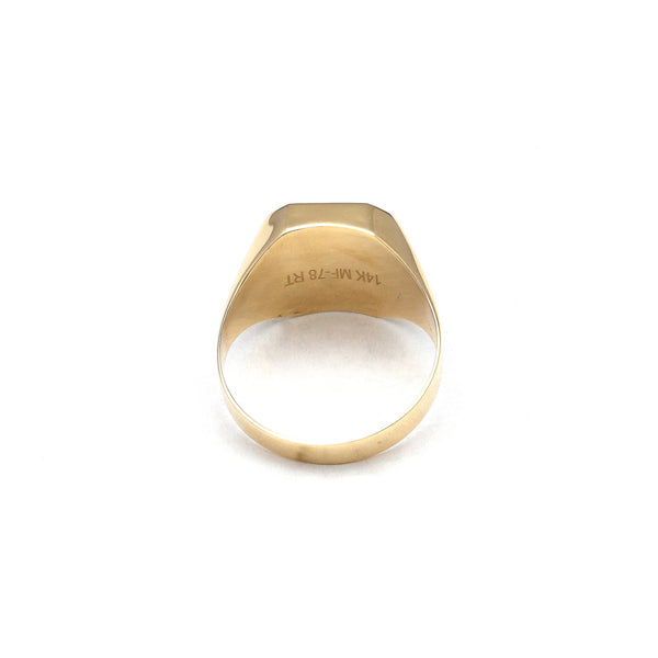 Anillo tipo sello en oro amarillo 14 kilates.