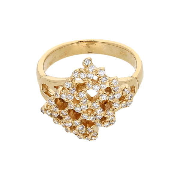 Anillo calado con diamantes en oro amarillo 14 kilates.