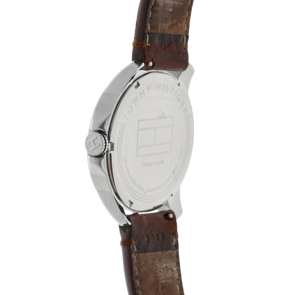 Reloj Tommy Hilfiger para caballero caja acero inoxidable correa piel.