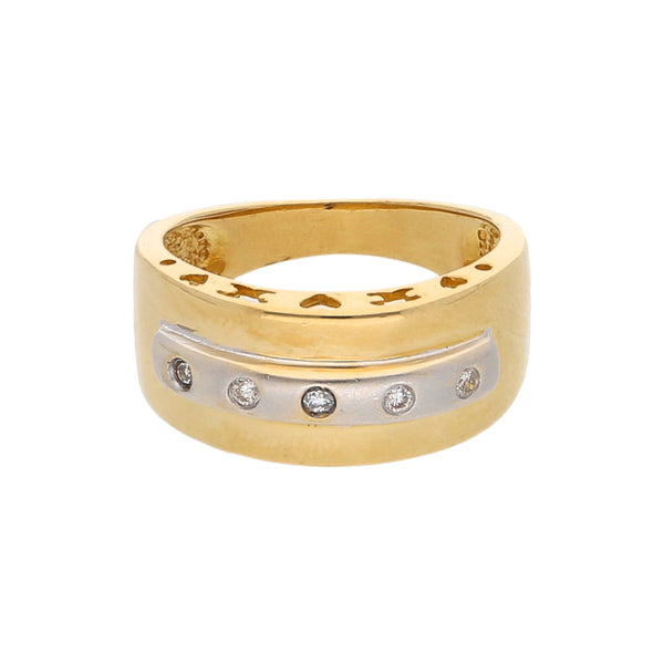 Anillo diseño especial con diamantes en oro amarillo 18 kilates.