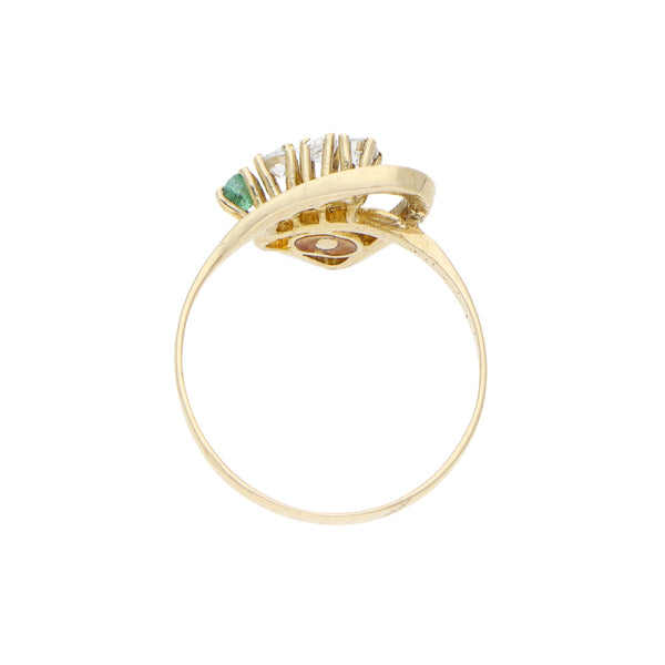 Anillo estilizado con circonias, esmeralda y perla en oro amarillo 14 kilates.