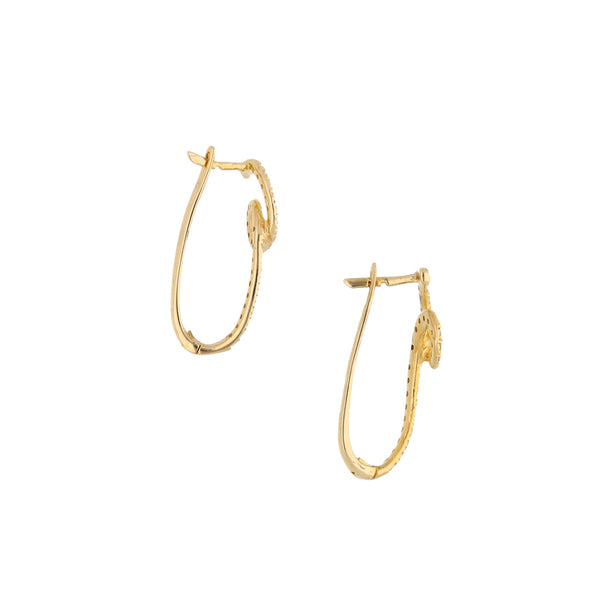 Aretes diseño especial con sintéticos en oro amarillo 14 kilates.