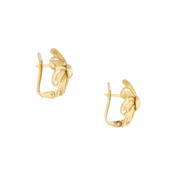 Aretes calados en oro amarillo 14 kilates.