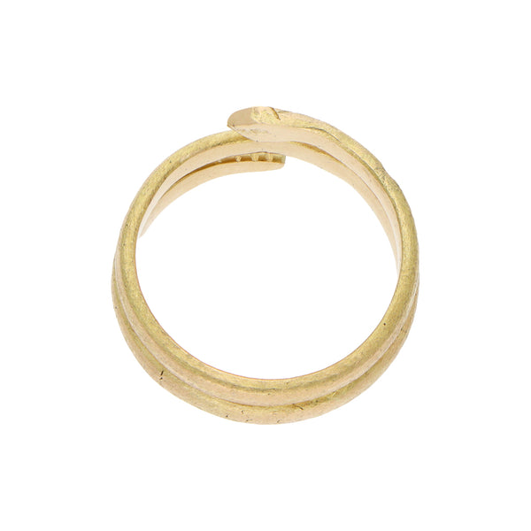 Anillo abierto motivo serpiente en oro amarillo 18 kilates.