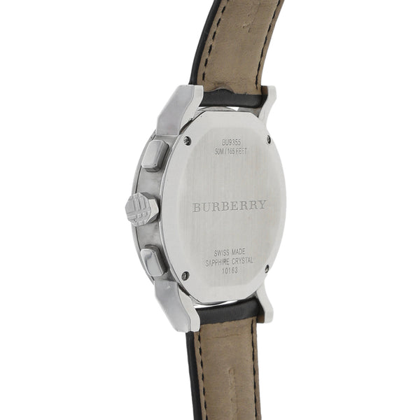 Reloj Burberry para caballero caja acero inoxidable correa piel.