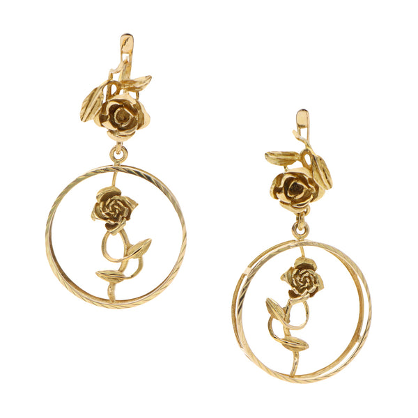 Aretes diseño especial con colgante motivo rosas en oro amarillo 14 kilates.