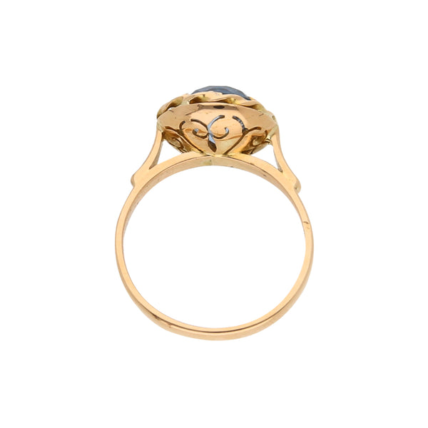 Anillo estilizado con aguamarina en oro amarillo 18 kilates.