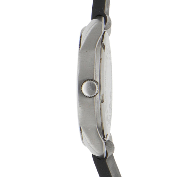 Reloj Victorinox para dama en acero inoxidable correa caucho.