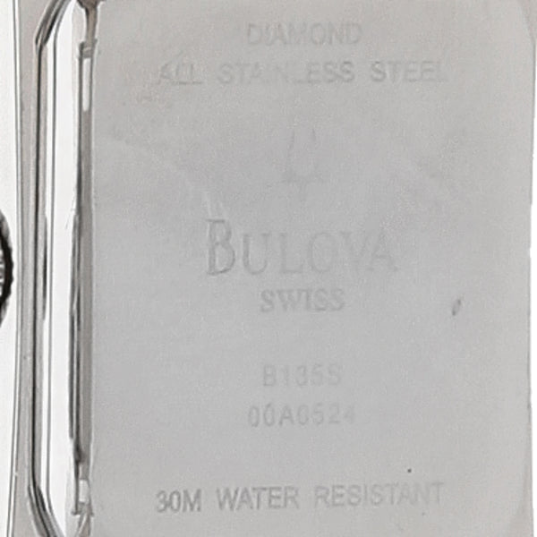 Reloj Bulova para dama en acero inoxidable.