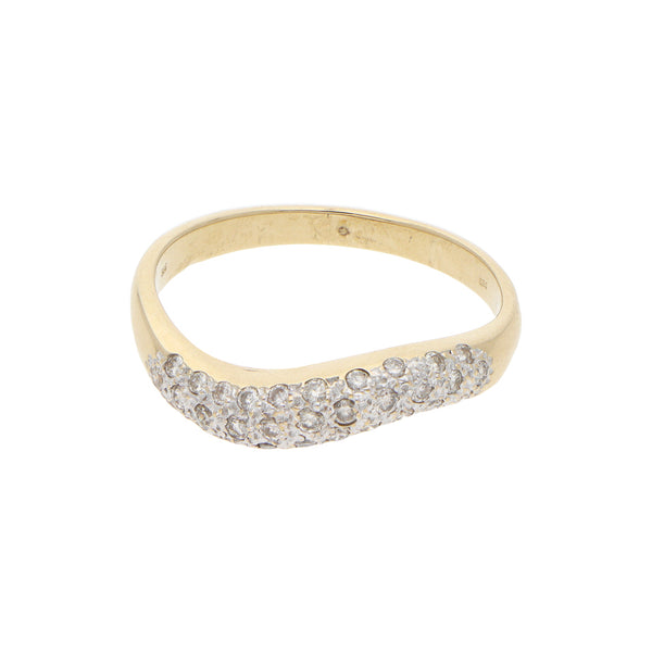 Anillo estilizado con diamantes en oro amarillo 14 kilates.