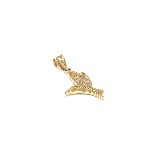 Dije diseño especial motivo colibrí con esmalte en oro amarillo 14 kilates.