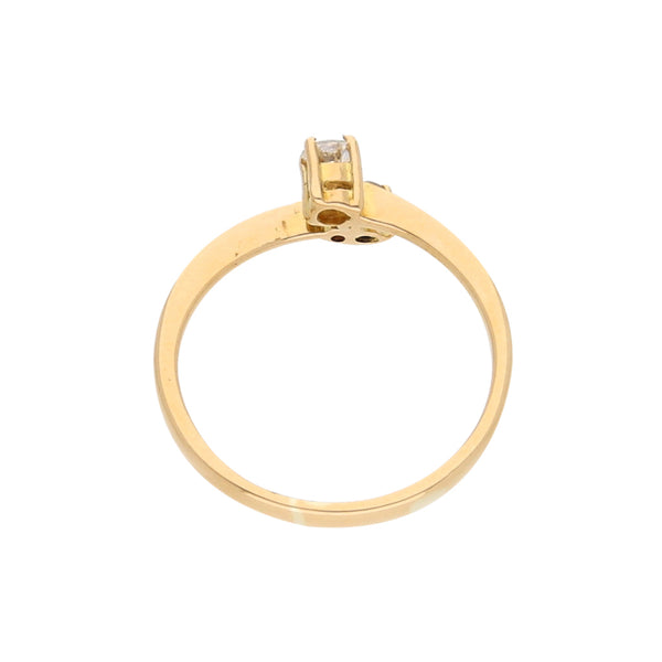 Anillo abierto con diamantes en oro amarillo 18 kilates.