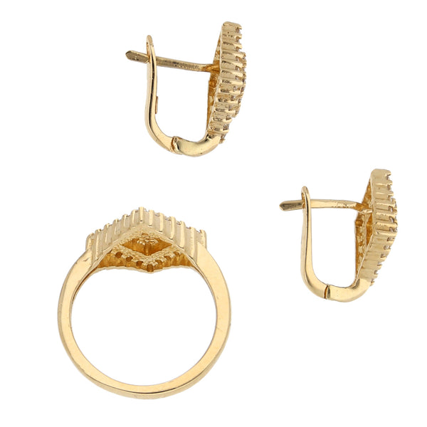 Juego de anillo y aretes diseño especial con circonias en oro amarillo 14 kilates.