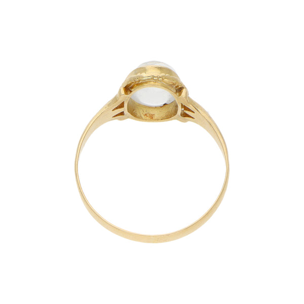 Anillo diseño especial con sintético en oro amarillo 18 kilates.