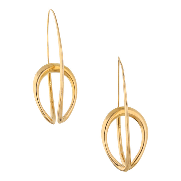 Aretes tubulares en oro amarillo 18 kilates.