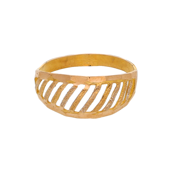 Anillo calado en oro amarillo 18 kilates.