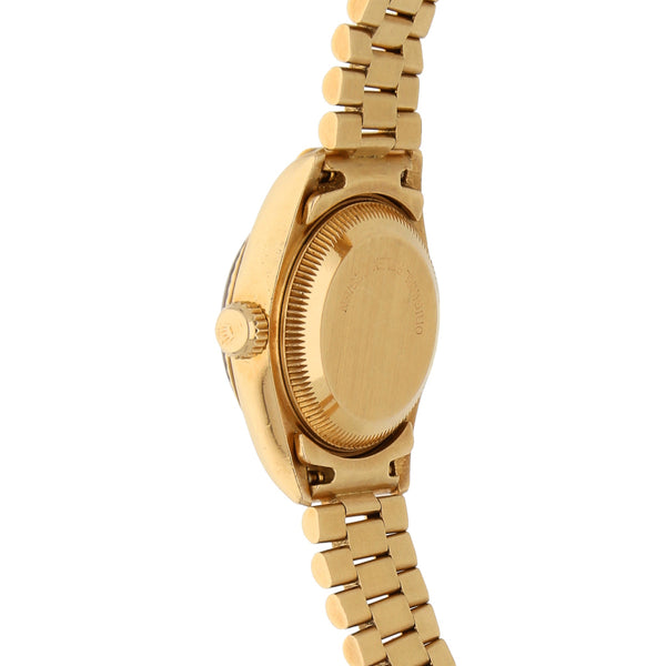 Reloj Rolex para dama modelo Oyster Perpetual DateJust en oro amarillo 18 kilates.