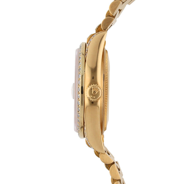 Reloj Rolex para caballero modelo Oyster Perpetual Day Date en oro amarillo 18 kilates.