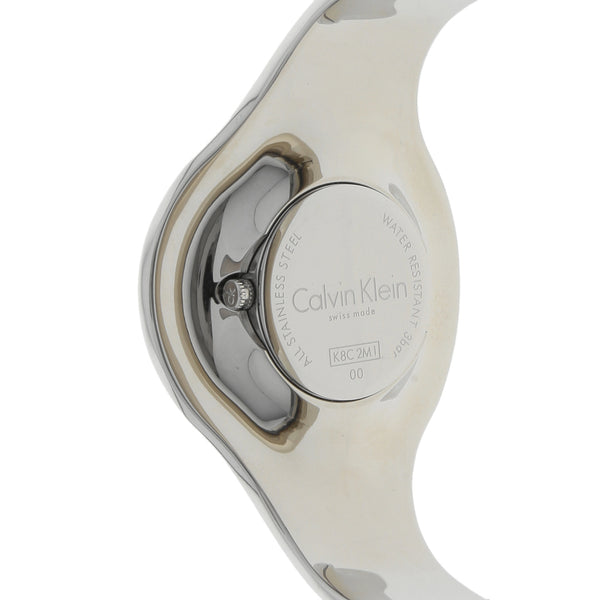 Reloj Calvin Klein para dama en acero inoxidable.