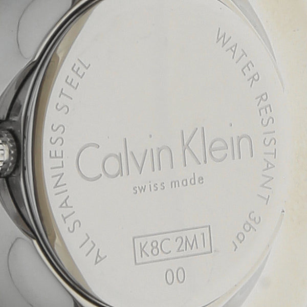 Reloj Calvin Klein para dama en acero inoxidable.