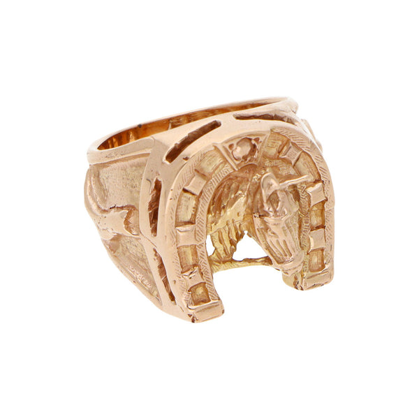 Anillo diseño especial motivo caballo con herradura en oro rosa 18 kilates.