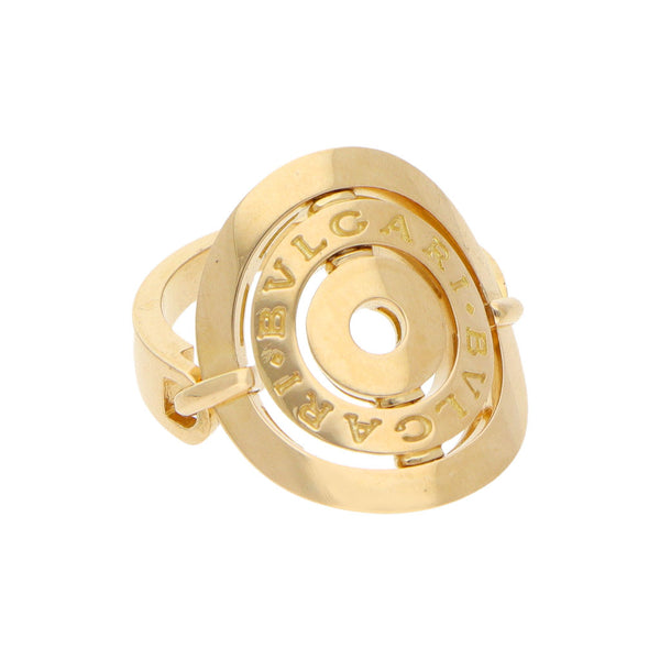 Anillo diseño italiano firma Bvlgari en oro amarillo 18 kilates.