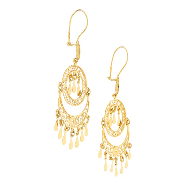 Aretes calados con colgantes en oro amarillo 18 kilates.