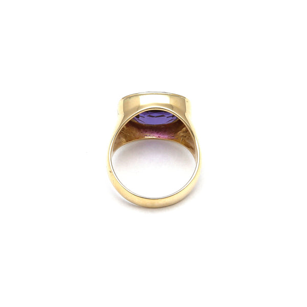 Anillo diseño especial con alejandrina en oro amarillo 14 kilates.