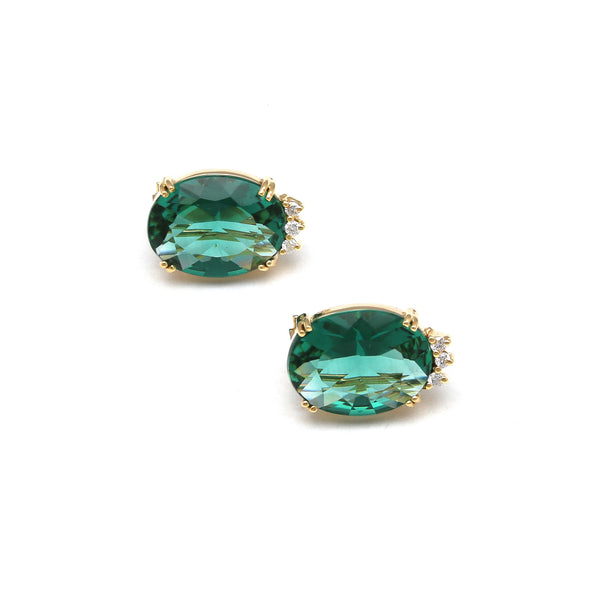 Aretes estilizados con diamantes y cuarzo verde en oro amarillo 14 kilates.