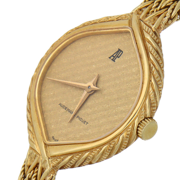 Reloj Audemars Piaguet para dama en oro amarillo 18 kilates.