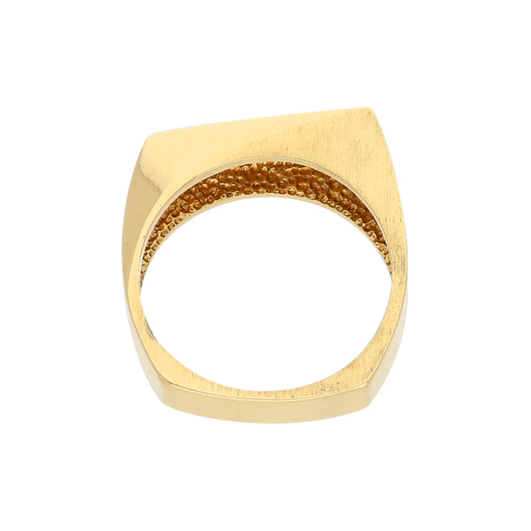 Anillo estilizado con diamantes en oro amarillo 18 kilates.