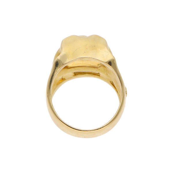 Anillo estilizado motivo felino con diamantes en oro amarillo 18 kilates.