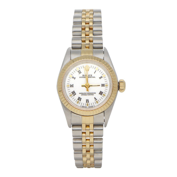 Reloj Rolex para dama modelo Oyster Perpetual vistas en oro amarillo 18 kilates.