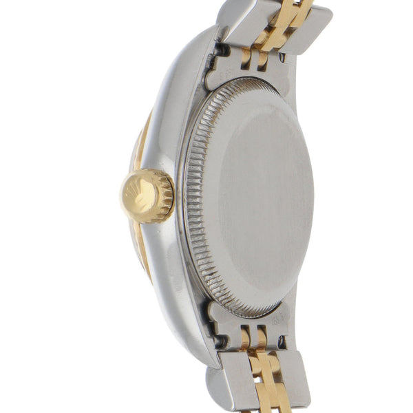 Reloj Rolex para dama modelo Oyster Perpetual vistas en oro amarillo 18 kilates.