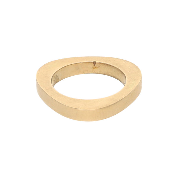 Anillo liso en oro amarillo 14 kilates.