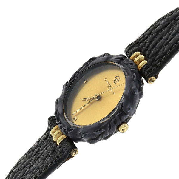 Reloj Carrera y Carrera para dama caja en titanio vistas oro amarillo 18 kilates.