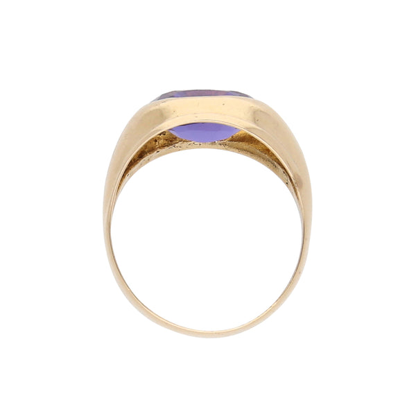 Anillo estilizado con sintético en oro amarillo 12 kilates.